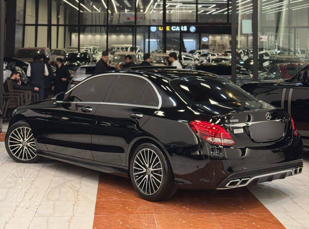 🌟 MERCEDES-BENZ C300 2018 🌟
​هێز و جوانی لێرە کۆبۆتەوە! 🇩🇪🔥
​⚙️ مواسەفات و تایبەتمەندییەکان:
​مەکینە: V4 2.0 Turbo (زۆر بەهێز و بێ کێشە) 🐎
​ڕۆیشتوو: 60 هەزار کیلۆمەتر 🛣️
​ڕەقەم: هەولێر (جاهیز و بەناوکردن بەشەرت) 📋
​وارد: ئەمریکی پاک 🇺🇸
​🎨 باری بۆیاغ و جەستە:
​بۆیاغ: بونیت و چاملۆغ (بێ ناوگرتن، بێ بڕانەوە) 🛠️
​ئێرباگ: سوکان و شان (سیستەم کراوەتەوە) ✅
​💎 تێبینی گرنگ:
​قەپاغی مەکینەی کراوەتەوە بەڵام بە شەرت و زۆر پاکە، هیچ مەسرەفێکی نییە. 💯
​🌟 مرسيدس C300 موديل 2018 🌟
​المواصفات:
​المحرك: V4 2.0 Turbo 🔥
​الماشية: 60 ألف ميل 🛣️
​الرقم: أربيل (جاهز وتحويل بشرط) 📑
​الوارد: أمريكي 🇺🇸
​الصبغ: بونت وجملغ (بدون داخل) 🛠️
​الايرباك: ستيرن وبردة (سيستم) ✅
​⚠️ ملاحظة:
​قبق المحرك مفتوح لكن بشرط الفحص والسيارة جداً نظيفة وبدون مصاريف 💯.
​💰 نرخ / السعر: 196وەرەقە (تەعامول)
📍 شوێن / المكان: هەولێر - أربيل
📞 پەیوەندی / للاستفسار: *********** أربيل, العراق
