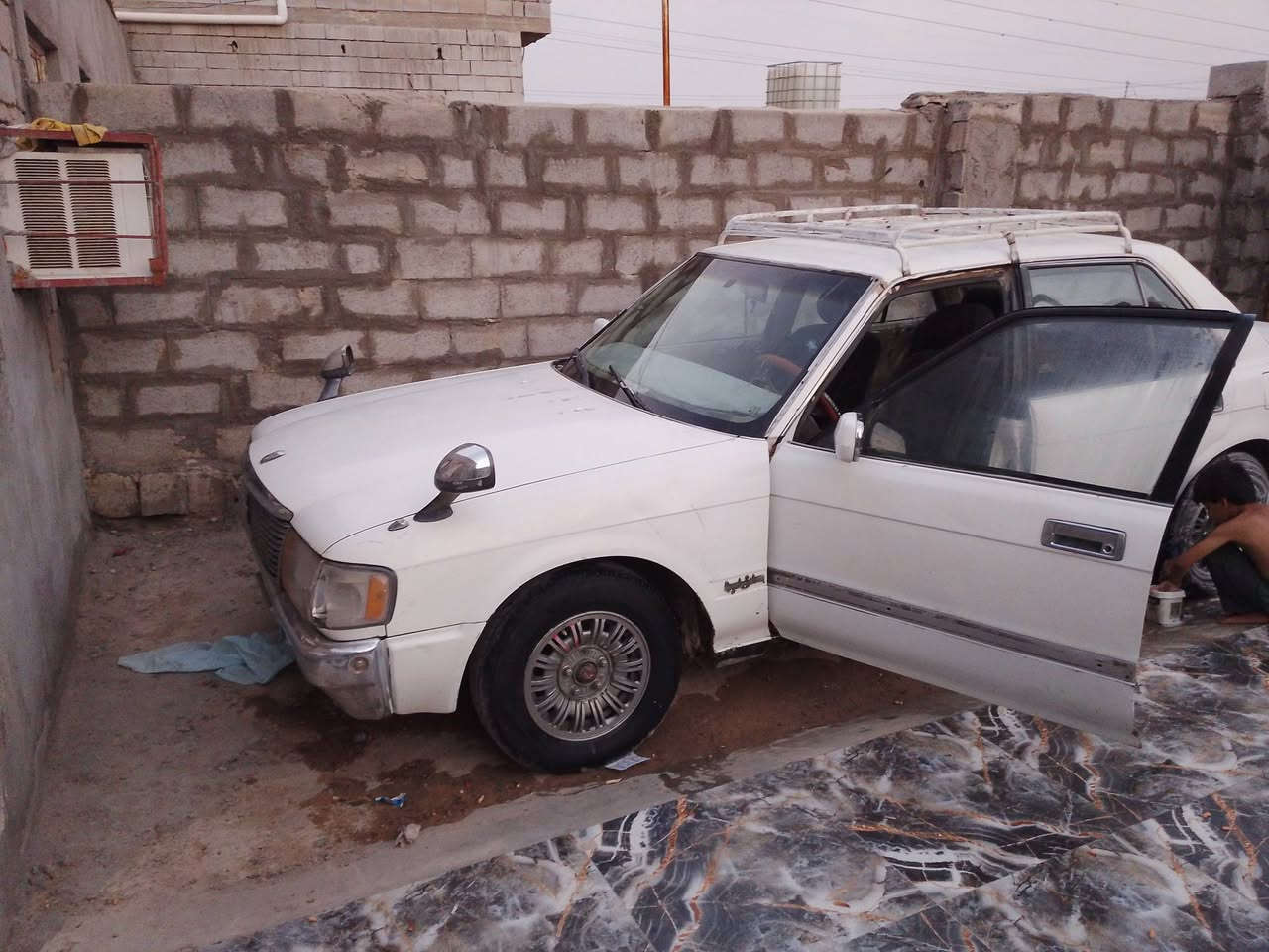 سيدان موديل 95 مكفولة كص ونقل جثة سعر 40 وبيها مجال رقم *********** المكان بصرة زبير
