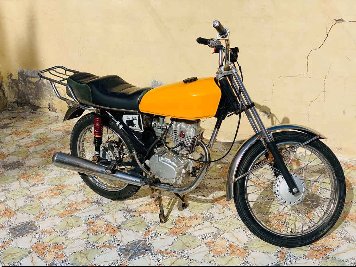 سلام عليكم  دراجة اربع كير البيع مكينه كفاله ما مفتوحه كشن جديد تخم وياله وتايرات عوزه بس صفحيات وشوته اضرب هندر وين ما يعجبك روح الدرجة كلك كلك العنوان بابل الطليعه رقم الهاتف ***********
