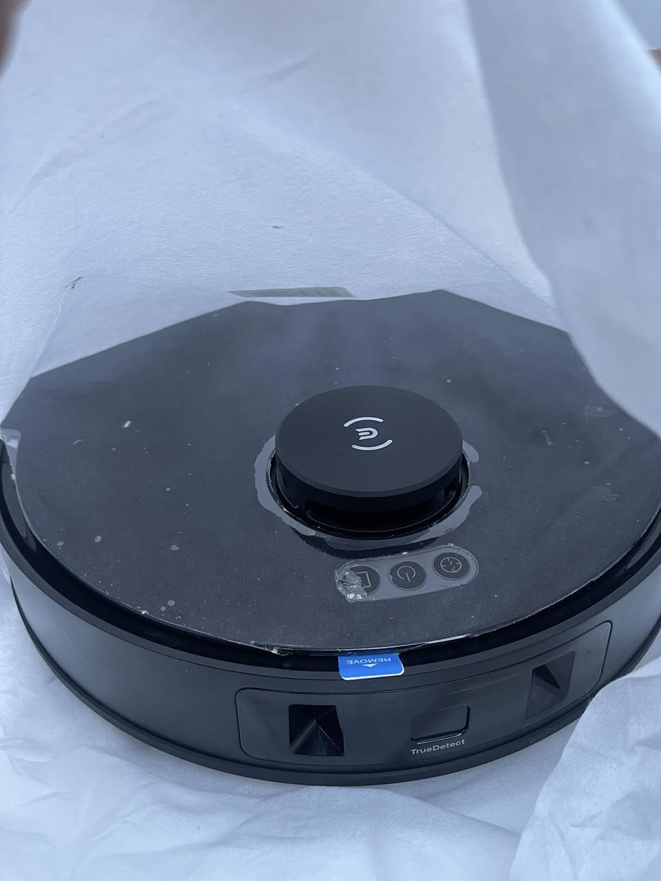 🌸850  الف 🌸

مكنسة روبوت كهربائية ايكوفاكس DEEBOT T30 OMNI الأحدث
DEEBOT T30  OMNI روبوت مكنسة كهربائية متطور ✔️ 
يجمع بين قوة شفط قوية تبلغ 11000 باسكال مع نظام تنظيف دقيق متعدد الأسطح. 
يتميز بتقنيات متقدمة مثل TrueDetect 3D 3.0 و TrueMapping 2.0 لضمان تنظيف فعال و شامل لمنزلك.

حول المنتج
الميزات الرئيسية ECOVACS DEEBOT T30  OMNI
قوة شفط قوية: يمتلك قوة شفط تبلغ 11000 باسكال، مما يجعله قادرًا على تنظيف السجاد بعمق.

التنظيف الشامل: يغطي مساحات واسعة بكفاءة عالية، ويصل إلى زوايا الغرفة بفضل تصميمه المتقدم.

منع التشابك: الفرشاة الرئيسية V-شكل تقلل بشكل كبير من خطر تشابك الشعر.

التغلب على العقبات: يتخطى العقبات التي يصل ارتفاعها إلى 20 مم، سواءً كانت جافة أو مبللة.

نظام رفع الممسحة الأوتوماتيكي: يرفع لوحات التنظيف تلقائيًا عند اكتشاف السجاد.
TrueDetect 3D 3.0: يتجنب العقبات بدقة عالية، ويستخدم
استراتيجيات مختلفة للتعامل مع مختلف الأجسام.
TrueMapping 2.0: يرسم خرائط دقيقة بسرعة، ويخطط مسارًا 
ذكيًا للتنقل في المساحات الضيقة
وبي ضمان


**إذا كنت صاحب هذا الإعلان وتريد حذفه لأي سبب، رجاءا أرسل رسالة إلى الدعم الفني**