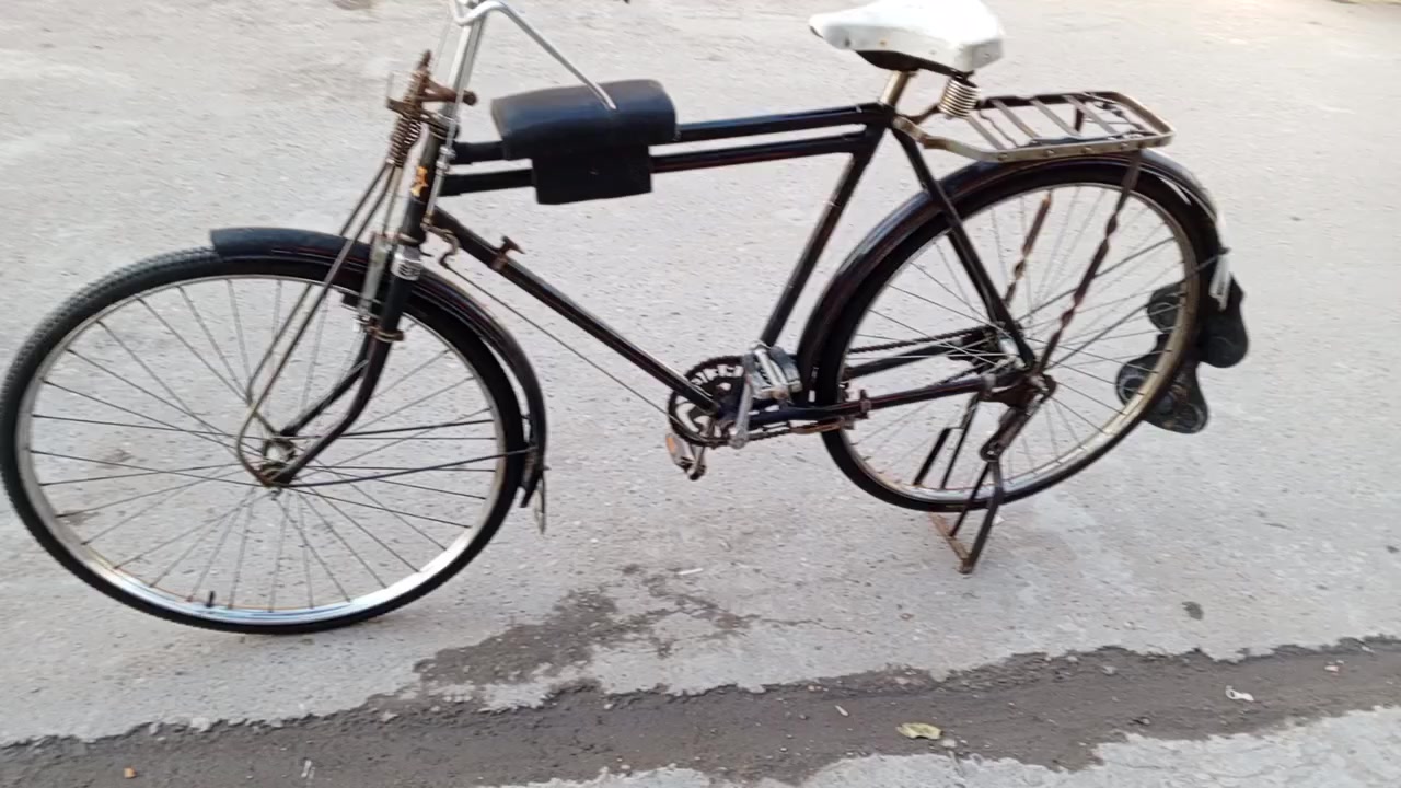 سلام عليكم عندي بايسكل هيرو هندي اصلي وبايسكل بناتي ياباني حجم ٢٦ ول هيرو ٢٨ السعر الهيرو ٨٥وبي مجال ول بناتي ٣٠وبي مجال الرقم  *********** العنوان بغداد الشعب حي البساتين
