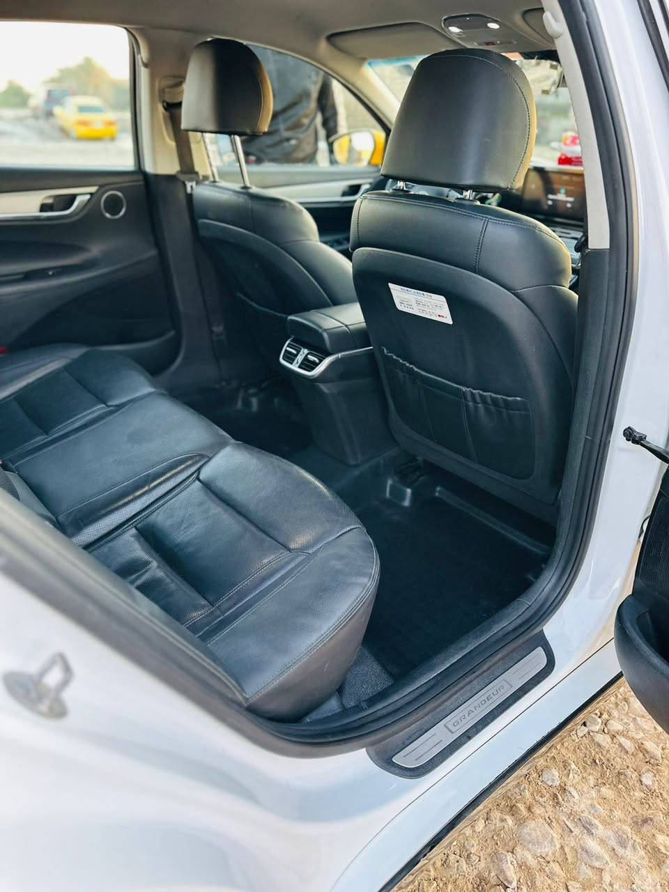 سلام عليكم 
ازيره 
مديل ٢٠٢٣
رقم بغداد 
تحويل ثاني يوم 
 اصل ابيظ 
مكينه ٣٥٠٠
عداد اكتروني 
توقف ذاتي 
رادار امامي +خلفي +جانبي 
حساس امامي خلفي
كشن كهرباء تتفئه تبريد 
لايت زنون بلاد 
السعر 228بيه مجال حك جيه 
مكاني الدوانيه 
***********
