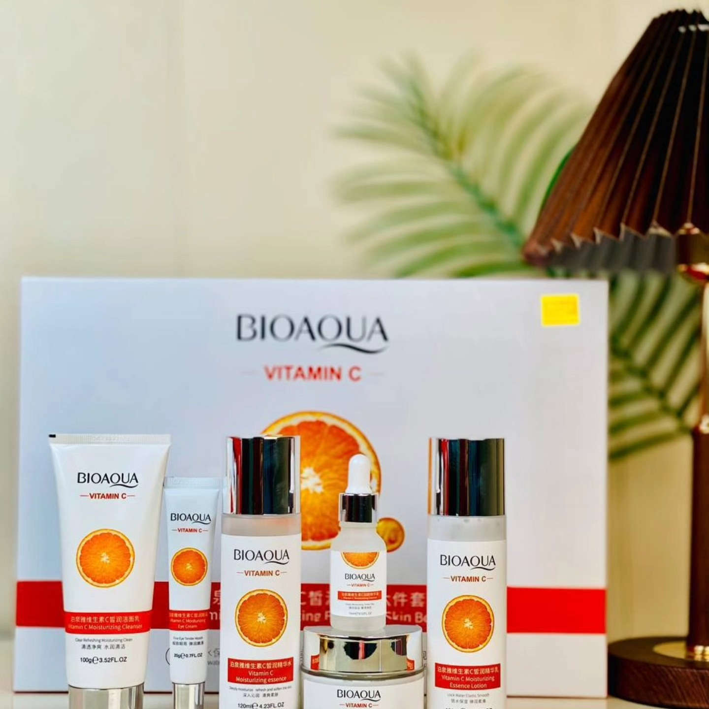 🍊بكج فيتامين C الكوري 
يرطيب البشرة وتغذيتها بقوة وعمق واعادة اشراقتها الرائعة تفتيح ملحوظ للبشرة تخليص البشرة من الزيوت الزائدة والقضاء على جفافها وحفظ الرطوبة لفترة طويلة lock water منتجات خفيفة على البشرة وغنية بمستخلص فيتامين سي الطبيعي يزيل الهالات السوداء حول العين نعومة رائعة واشراقة لا مثيل لها يعيد مرونة البشرة ويجعلها صحية اكثر

سعر البكج ٢٠  الف


**إذا كنت صاحب هذا الإعلان وتريد حذفه لأي سبب، رجاءا أرسل رسالة إلى الدعم الفني**