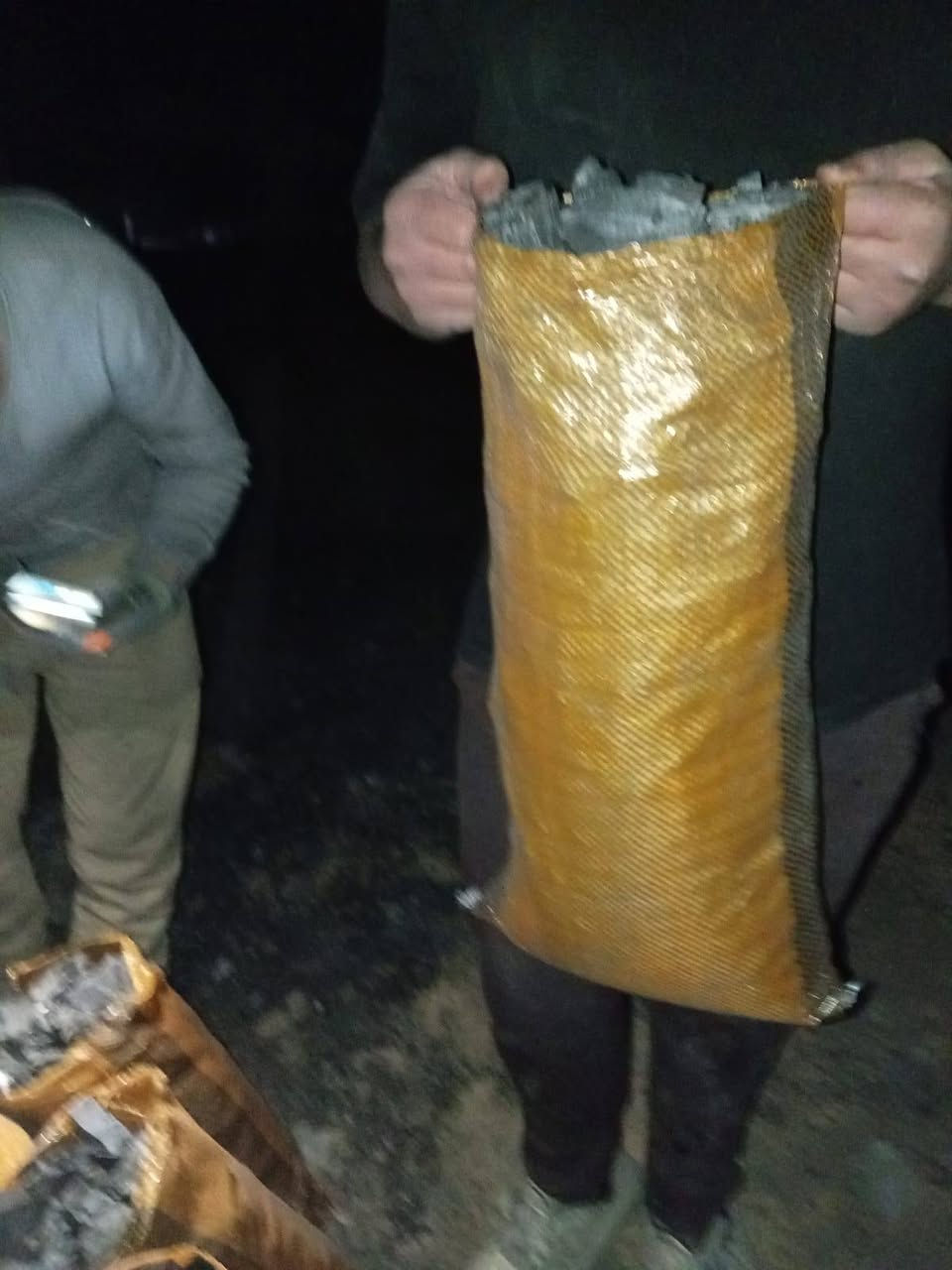 السلام عليكم مستعدين تجهيز كميات فحم درجه اوله وبسعار مناسبه فحم حطب فواكه بتجهيز مطاعم 
 توصيل داخل القائم والعبيدي وعانه وراوه وحديثه ***********
