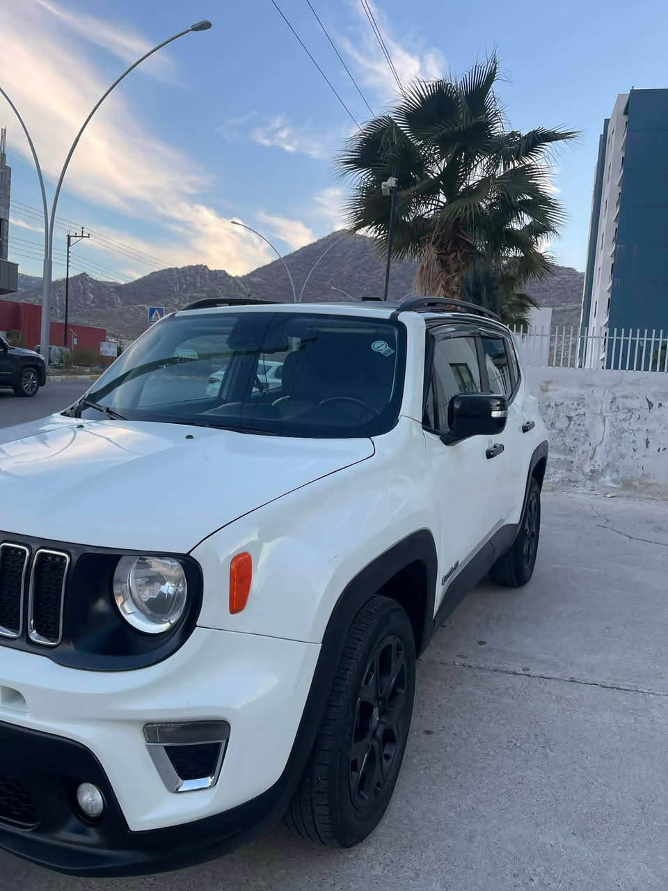 چيب Renegade موديل 2020 سياره فول فوله قطعه و نيف سبخ بي داخلي بي ارباك كيرو و مه كينه ب شه رتن سعر 140 و مجال تبديل ژي دكه ين تله فون ***********.يان *********** دهوك, العراق
