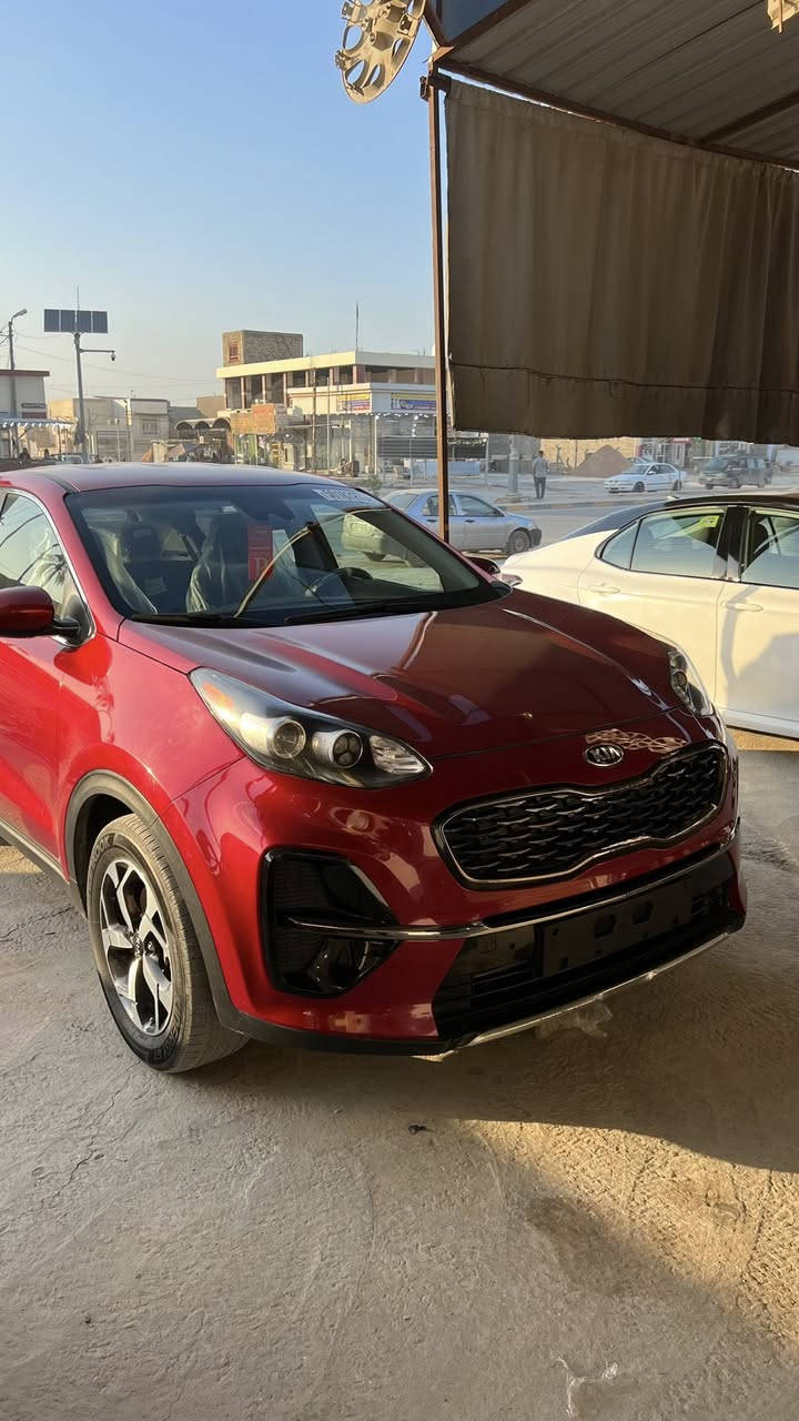 السلام عليكم 
سبورتج موديل ٢٠٢١
حادثه فقط بنيد 
ماشيه ٨٠ ميل رقم بغداد بأسمي 
كير ومحرك مكفولات
مواصفات اعتياديه شاشه وتحكم ستيرن وهاي الامور 
السعر ١٧٥$ وبيه مجال بسيط 
 ***********
