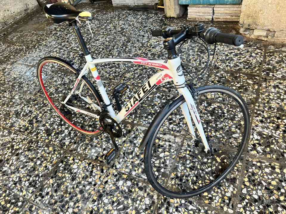 السلام عليكم ATX980 ( بايسكل سباق) كامل *********** سعرة 100 وبي مجال
