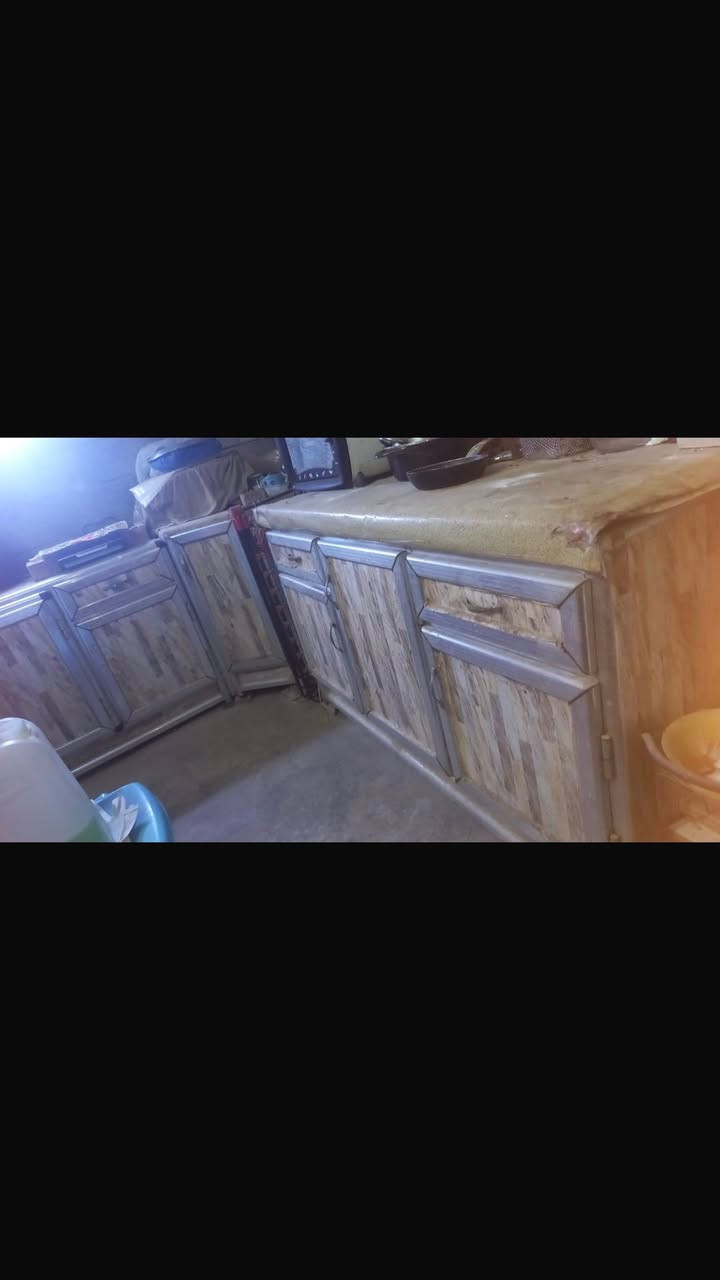 غراض بيت للبيع نضيفات قرب فلكه سلمان باك رقم لتواصل *********** واتساب موجود
