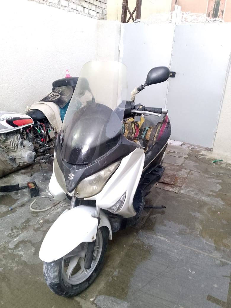 السلام عليكم ورحمة الله سكاي ولف مديل ٢٠١٨مكينه ٢٥٠ دراجه اخت  الجديده الدراجه صار بيهه حادث الله يجفيكم الشر طكت قنينه مال غاز بصفه وماعت الكفرات والكشن  والصونده مال بريك خلفي الدراجه مزوعه موصفات حساسات فول اي بي سي مانع انزلاق تدفئه يدات تدفئه كشن مثبت سرعه دراجه متروكه صار فوك السنه شغاله كلشي مابيهه فقط مكينه بيهه صوت زنجيل شلعه ومعدل اتخبل اورق كامله كمرك مدفوع سعر ٣٥٠ وبيهه مجال مكاني بغداد الحسينية مال رشديه
*********** وبيه مجال للطيبين مكلف بل نشر
