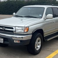 اخوان متوفر لايتات وسكنات امامية تويوتا فور رنر موديل 2000/2002 البيع ...