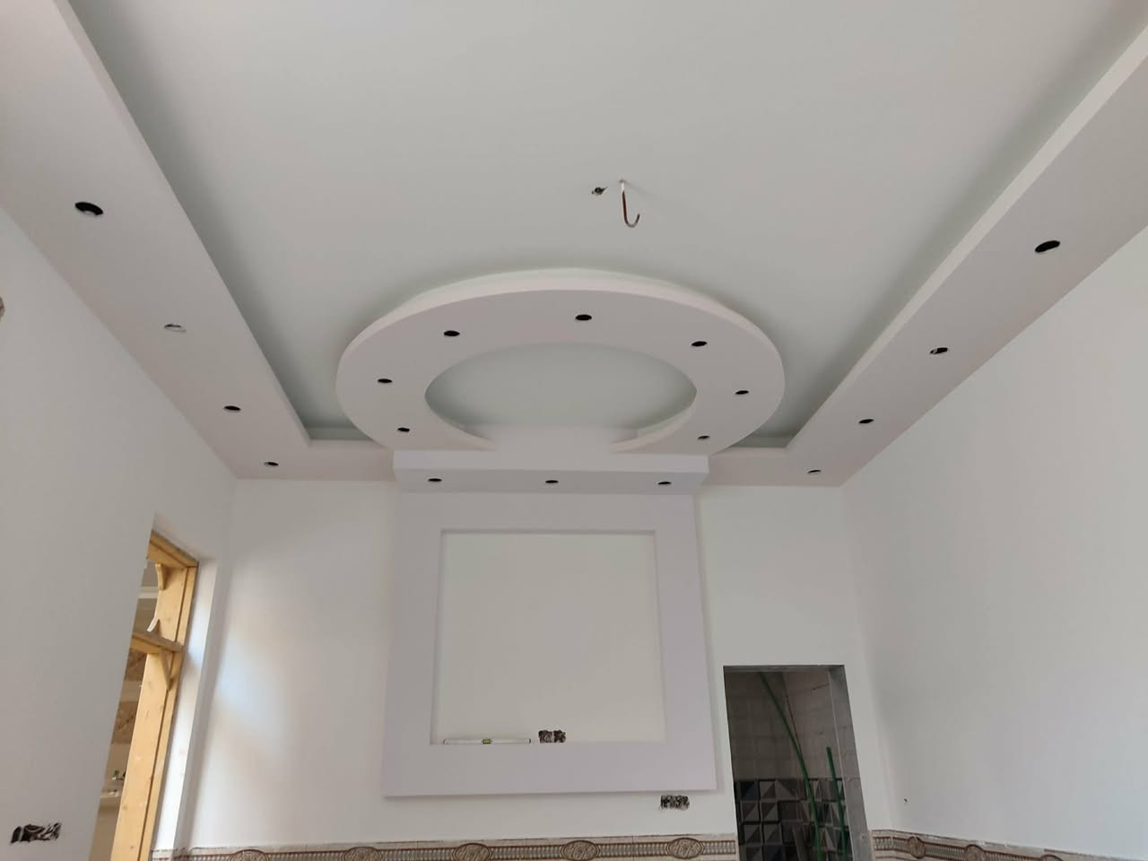 اصباغ وديكورات سيد مصطفى لكافة الديكورات والاصباغ عمل درجه اولى وبانسب الاسعار
 للاستفسار   الاتصال ***********
