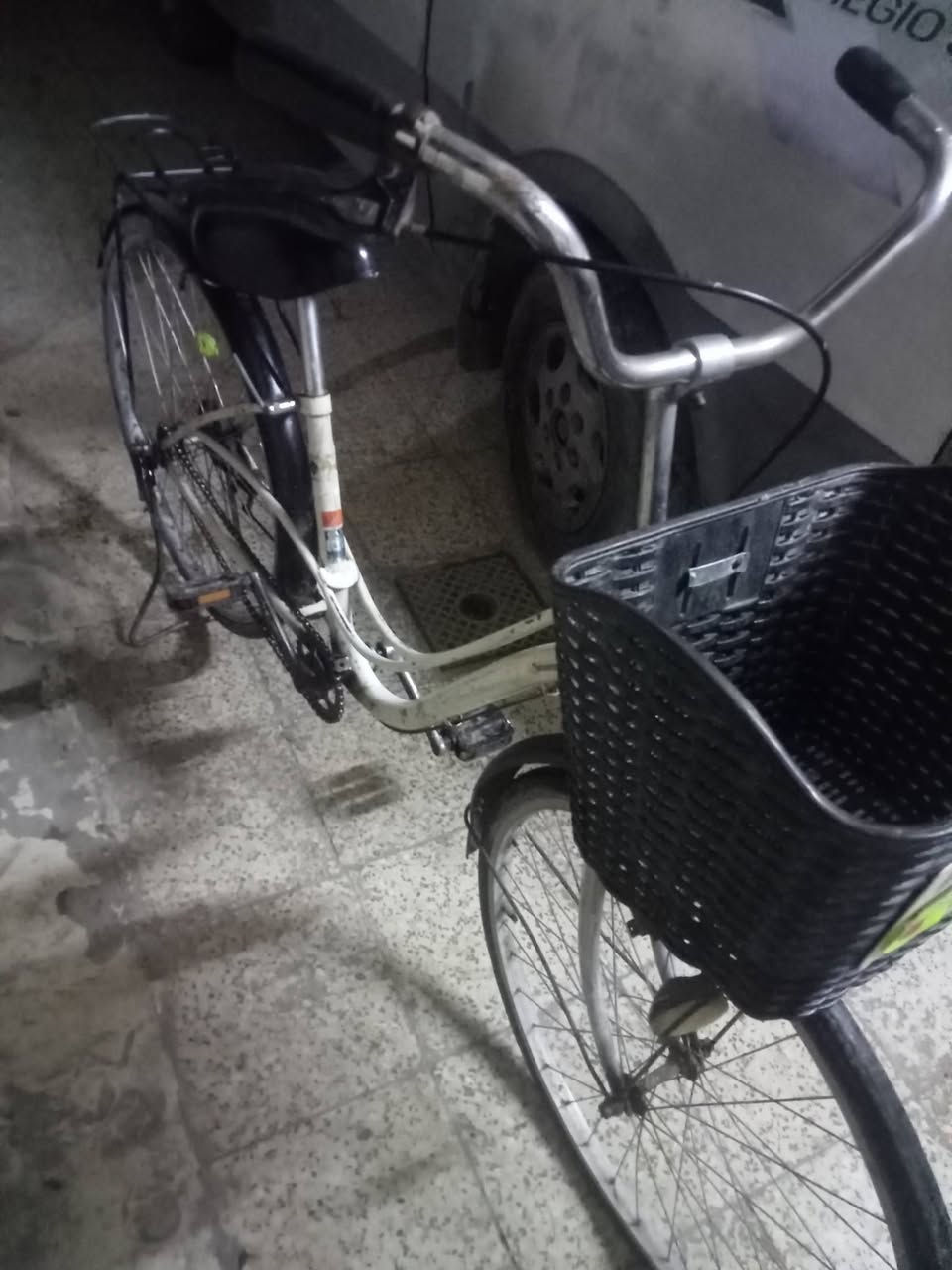 السلام عليكم باسكال البيع سعره 40  بغداد البياع الشهداء
جامس حجم 26
الرقم الهاتف 
***********
بي واتساب
