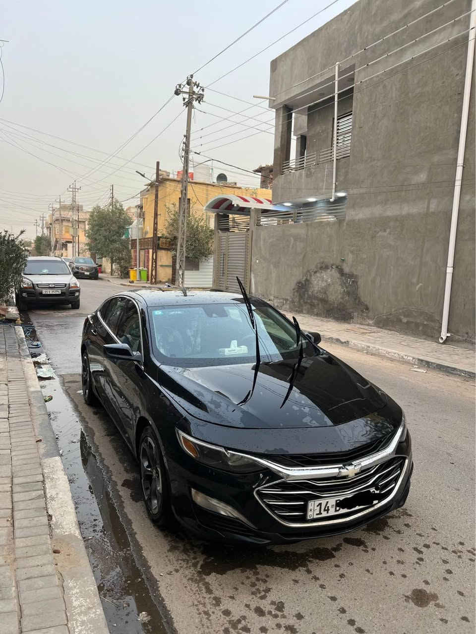 السلام عليكم 
شوفرليت ماليبو 2023 معوقين بصرة ، وارد امريكي ضررها جاملغ وبنيد مبدلات ، وبيها بارد بالباب الورة السايق ، وبيها طخة خفيفة بالباب الخلف العبري ، ماشية 82 الف كيلو ،  السعر 122 وبيها مجال للاستفسار الاتصال على الرقم *********** البصرة, العراق
