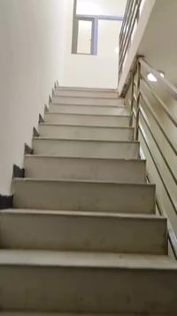 دار طابق اول للايجار مساحه 150 متر عامريه مربع الاقتصادين مستقل غرفتين...