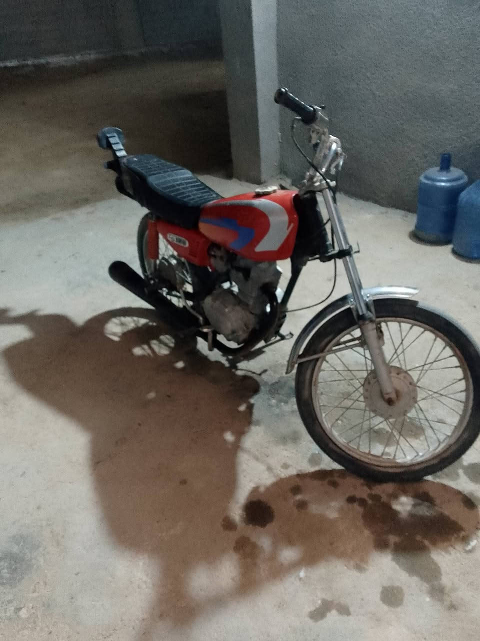 سلام وعليكم للبيع او مراوس درجه 4 كير  ..كلك  دراجه تخبل  السعر 275وبيه مجال قليل  مكان كربلاء طريق الحسينيه الكنطره البيظاء. ***********

ملاحضه/ اذا مو شراي لا تكسر بل سعره لا تسمع كلام مو حلو
