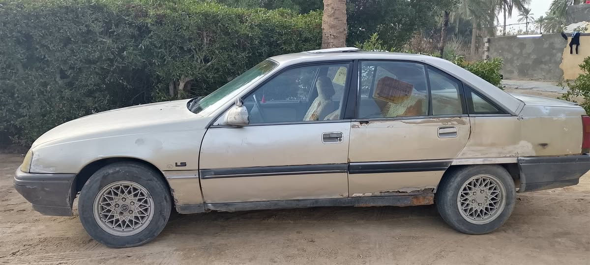 سلام عليكم للبيع أوبل اوميكه موديل 88 مكينه وكير كهربائيات كله جديد تخم تأير  السعر 18 وبهي مجال المكان ديوانيه الرقم الهاتف ***********
