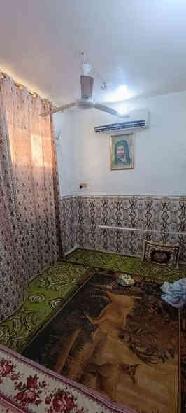 السلام عليكم 
بيت 🏠 50 متر ركن على ساحه 84451 رقم البيت 
النجف حي النداء شريط الموظفين 
يتكون من
استقبال 
صاله 
مطبخ 
غرفه 
صحيات 
البناء 
أساس صب 
السقف صب
الجدران بلوك 
الارضيه سيراميك 
السعر 47 مليون وبي مجال
البيت بسمي ثاني يوم أداور بأسم المشتري 
رقم الهاتف 
***********
***********
