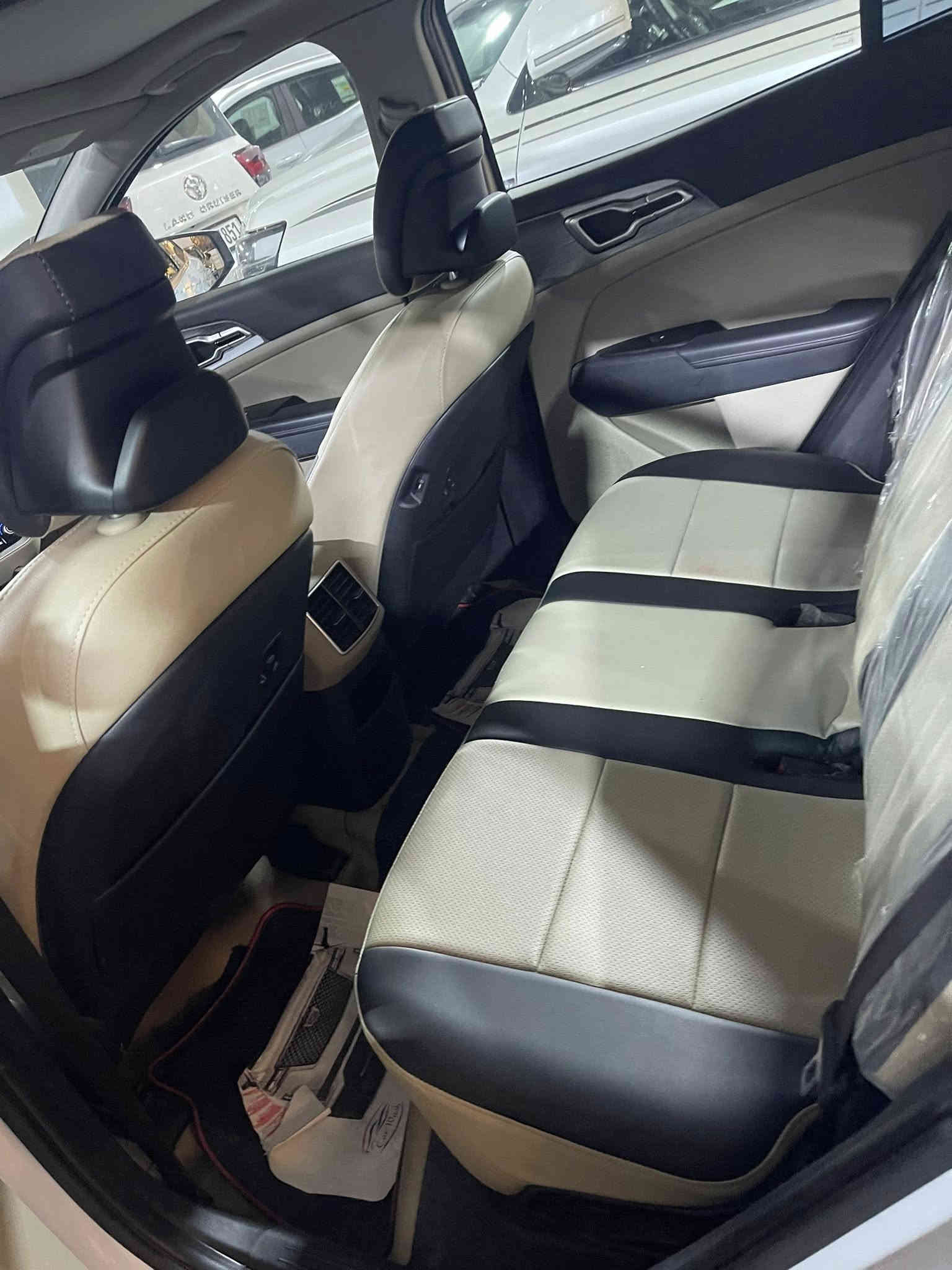 سبورتج 2023 خليجي بيانو بلاك
مواصفات السياره

بانوراما

بصمة + تشغيل عن بعد نقطة عمياء 

ويل كب حجم 18

فول تحكم ستيرن + شفتات بالستيرن 

شاشة ابل كار بلي و اندرويد اوتو 

 وحاسات خلفية 

محرك ٢.٠٠٠ 

تبريد شاشة 

كشنات تدفئه وكهرباء

اوتو هولد 

منافذ USP + tpc

رقم بغداد

سيارة جاهزه ماشيه 48

ومدوشمة الكاعيات والكشنات 

السعر 232$

للاستفسار***********

مكان السياره البياع شارع الوسط
