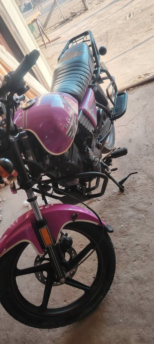 السلام عليكم دايون موديل ٢٣ الدراجه حلوه وجاهزه محرك ما مفتوح اوراق استنساخ صور الاوراق موجوده بالمنشور
سعرها مليون وربع وبيها مجال قليل للشراي  المكان بابل الحمزه الغربي
***********
