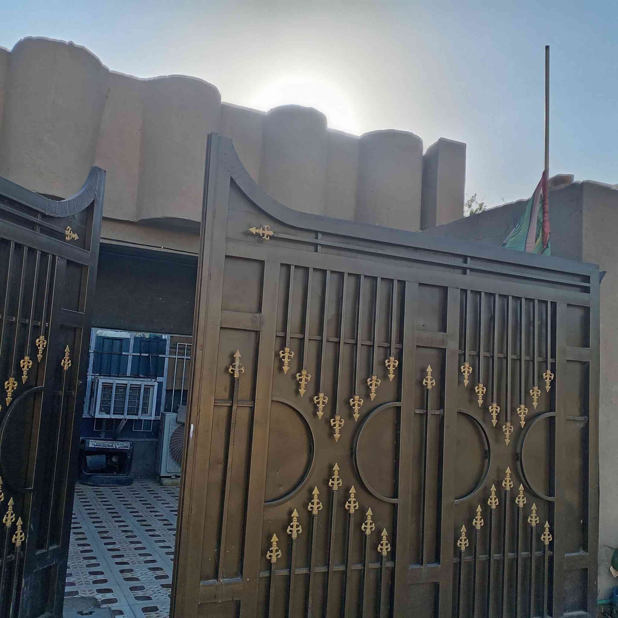 الدار للبيع المساحه 300متر اي استفسار يرجى الاتصال عبر الارقام
***********
***********
