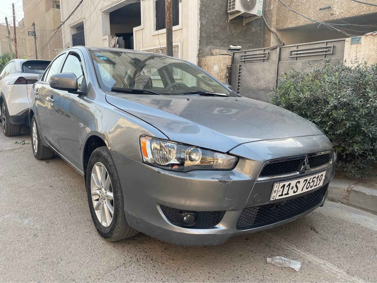 السلام عليكم

لانسر ٢٠١٦ ماشية ٤٠

مكينة كير صدر تبريد جدد 

كفالة من الصبغ 

بيهة بارد بلبنيدقليل كلش   وبلباب لخلفية هم قليل  

لسيارة جديدة كلش 

رايدهة ١١٤وبيهة مجال قليل 

مكان السيارة البياع 

رقم الهاتف *********** بغداد, العراق
