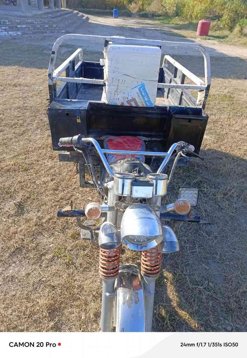 فحل جمره حموله طن للبيع موديل 18 محرك 24 
سعر 1100 وبيهه مجال 
عنوان حله نيل باقي الستفسار اتصل ***********
