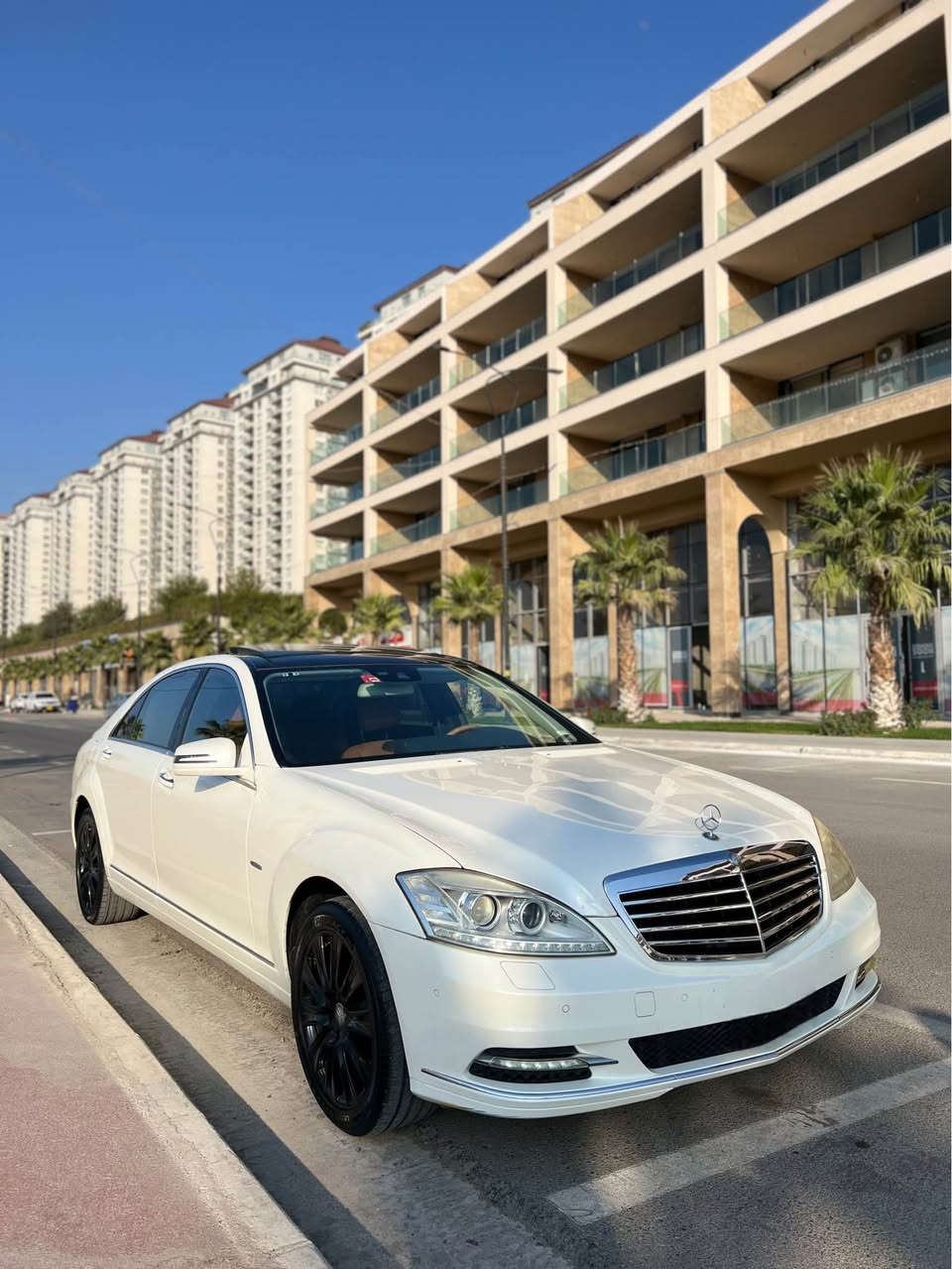 Mercedes S550 4.7L V8 Biturbo 2012 📦📦
400++hp🐎✈️
بێ ڕەقەم دوبەی 🇦🇪🇦🇪(ادوات)
سەیارەکە ساغە موس و بڕاوەی بە شەرت⚪️
‎مواسەفاتی فولە blueefficiency 
‎سەیارەکە زۆرپاک ماوەتەوە 
‎گێڕ و مەکینەی بەشەرت⚪️
‎تایەی تازە🛞
‎ڕۆنی تازە گۆڕاوە🛢️
‎مەکینەی نەکراوەتەوە
‎هیچ ئیعازێکی نیە
‎تۆڕبۆو کێسی نەکراوەتەوە بەشەرت
250 km ڕۆیوە 
تەبرید ساردو گەرم بەشەرت🔴
‎دەرگا و سنوق شەفت 🔴
‎کوشنەکانی ساردو گەرم 🔴
‎ سوکان گەرم وشەفتی سەر سوکان🔴
‎کوشن مەساج و خەزن🔴
‎25 جوڵە🔴
‎سەماعەی harman/kardon🔴
‎دەرگا لارج🔴
‎پانۆراما🔴
‎٥ پەردەیە
‎لایت لیدو داینەمیک🔴
‎ناو قەیسیە 
‎چوپەکانی مەزبوتە🔴
🔴 جامەکانی پۆلۆرایسن کامل
‎سەیارەکە بۆیاخی ئێرەی نیە ٣ پارچەو نیو لەگەڵ
‎پەلەیەکی کلێرە 
‎دەعم و لێدراوی نیە پێشو دوای کەپسە⚪️
‎ئێرباگیشی نەتەقیوە⚪️
سعر: 1 دەفتەر 💵💵
تکایە مشتەری نیت سەرمان مەیەشێنە
‎شوێن سلێمانی📍
***********:☎️ السليمانية, العراق

