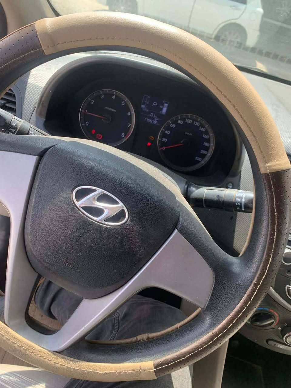 سلام عليكم 
اكسنت موديل 17بسمي رقم مصطره كابون بيها اكتروني ضرر بل البواب شخط فقط بدون معجون ودواخل شرط سعر 100
للاستفسار الاتصال ***********
