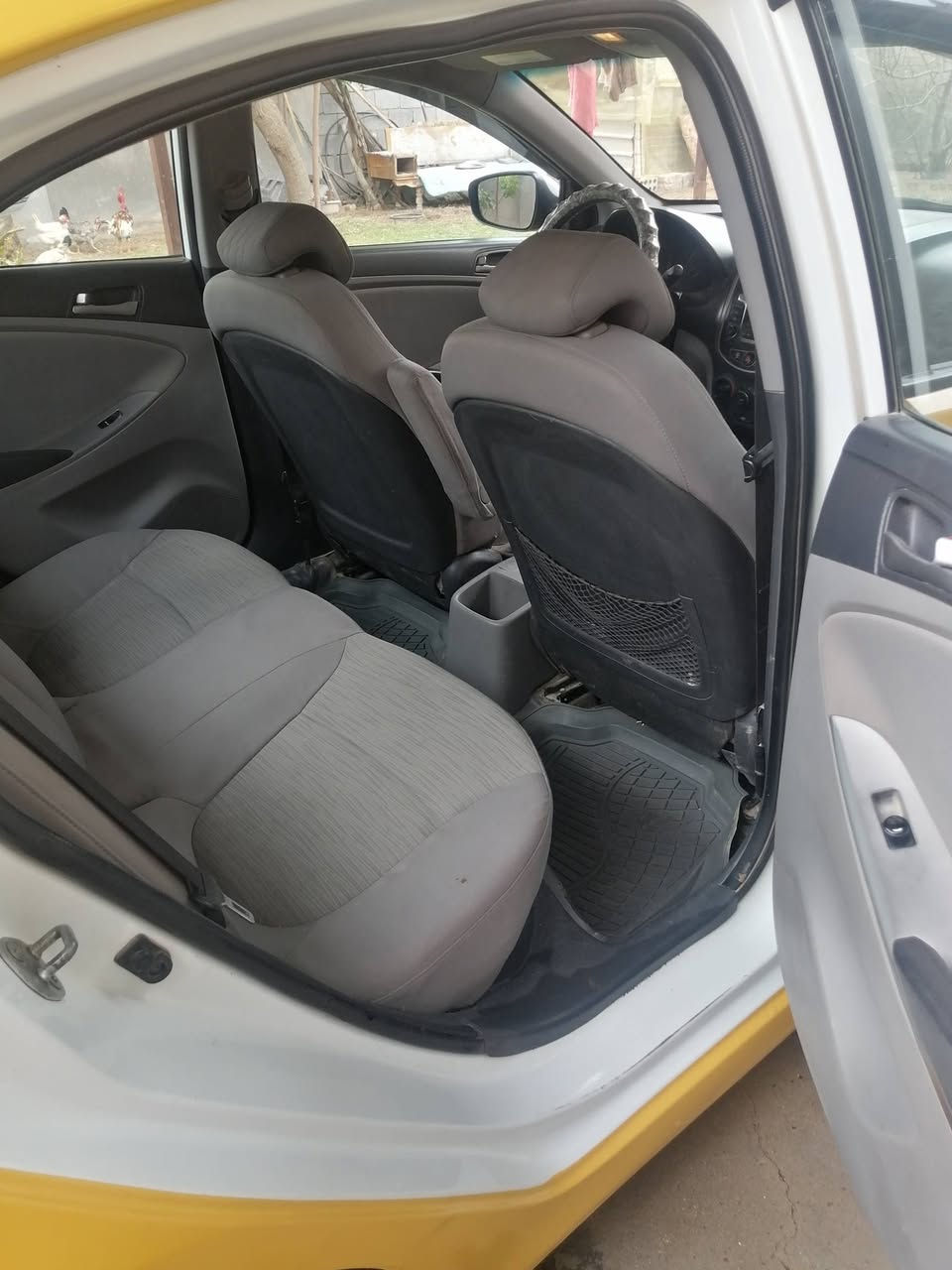 السلام عليكم ورحمة الله وبركاته
اكسنت أجرة رقم بغداد الجديد باسمي موديل ٢٠١٦
 وارد امريكي حادثها جاملغ امامي مبدل وكالة وبارد بقبق الصندوق والباقي كفالة بدون دواخل ولغود السعر ٨٨ $ وبيها مجال ان شاء الله السيارة جاهزة من كلشي
تدفئه وتبريد ممتاز المكان حلة *********** واتساب
