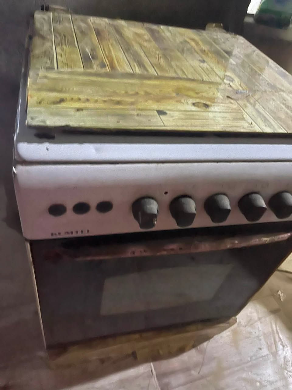 السلام عليكم طباخ للبيع السعر ٥٠وبيه مجال


**إذا كنت صاحب هذا الإعلان وتريد حذفه لأي سبب، رجاءا أرسل رسالة إلى الدعم الفني**