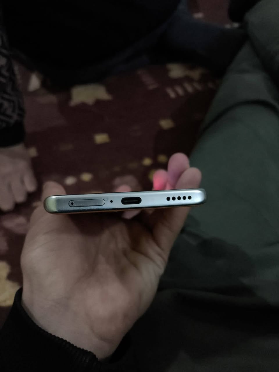 إسلام عليكم هونر x9C ذاكره 256 رام12 نضافه100 قراض كامله شاحنه اصليه بي بس الفلاش نوبات يشتقل ونوبات ما يشتقل الباقي نضيف السعر 290 
اتصل ***********
