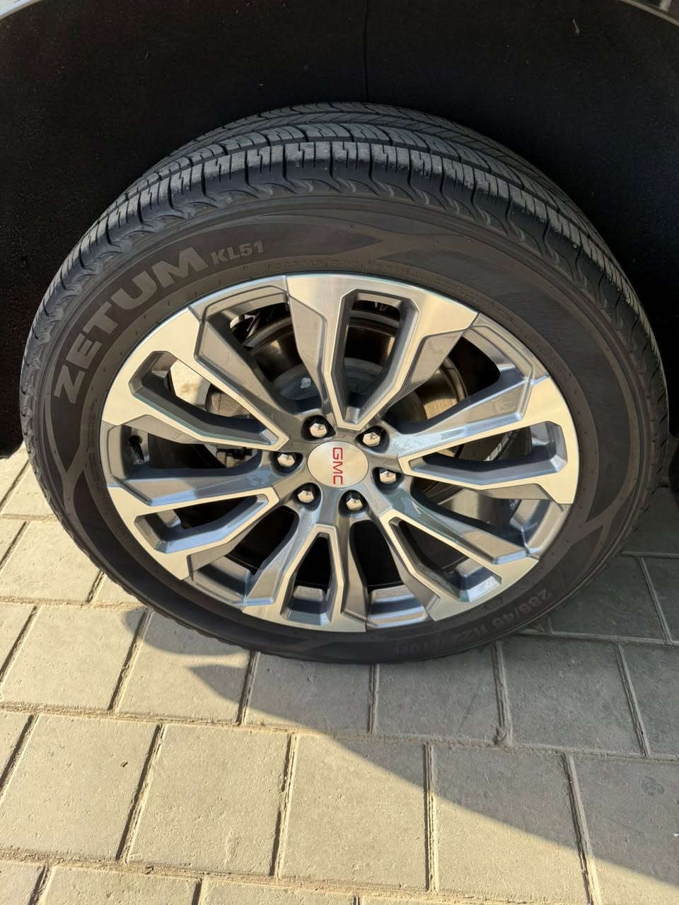 السلام عليكم جمسي خليجة لبيع موديل 2023 ماشيه 50 مغلفهه بي بي اف ب 30 ورقه سعرهه ب 475 وبيهه مجال***********
