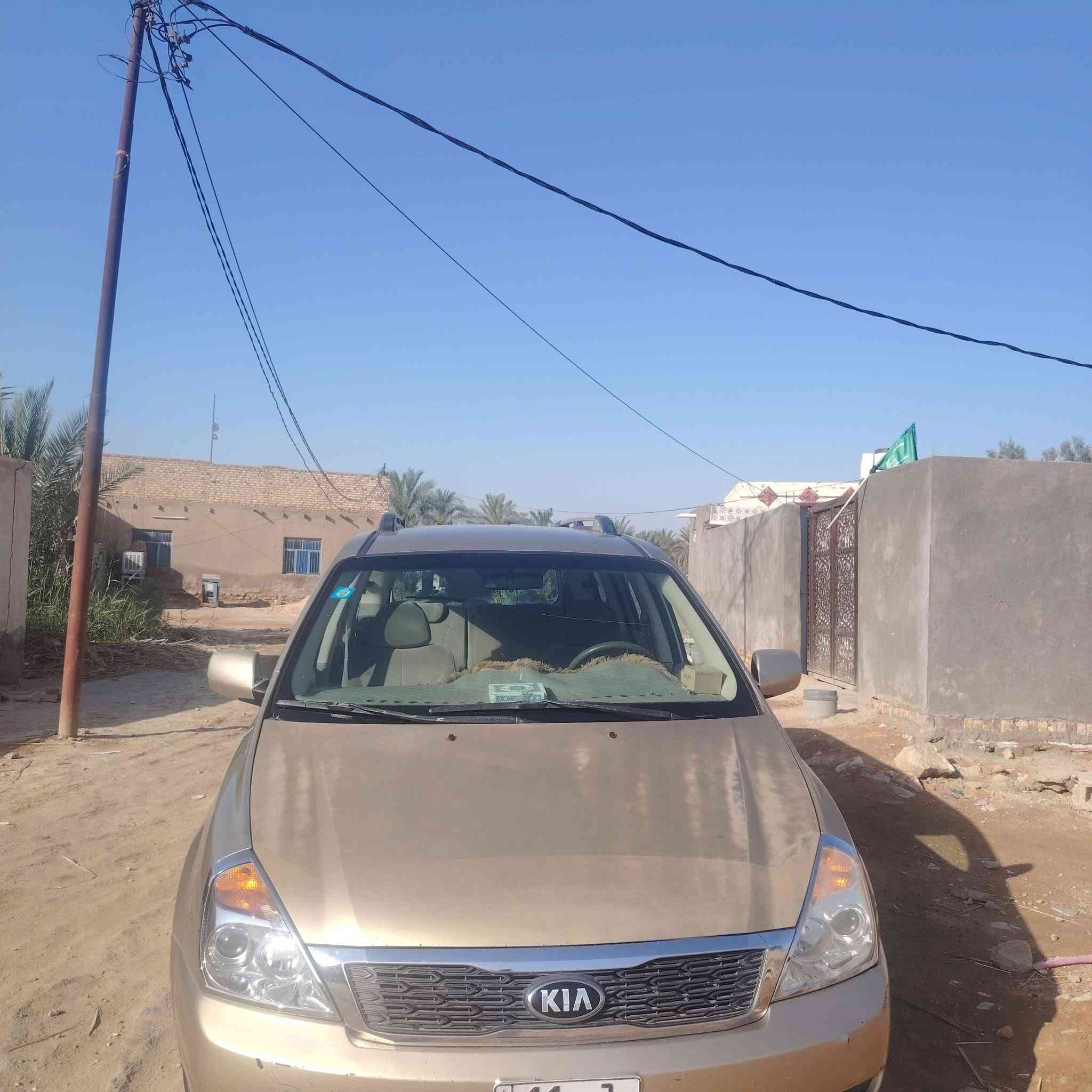 السلام عليكم
كيا سيدونا ٢٠٠٨  رقم بغداد بسمي مكينه شديته قبل ٢٠
حداديه جديده تايرات جدد تبريد  بجم خليجي  شاديله  سياره نضيفه جدآ سعر ١٢ ***********   ***********@
