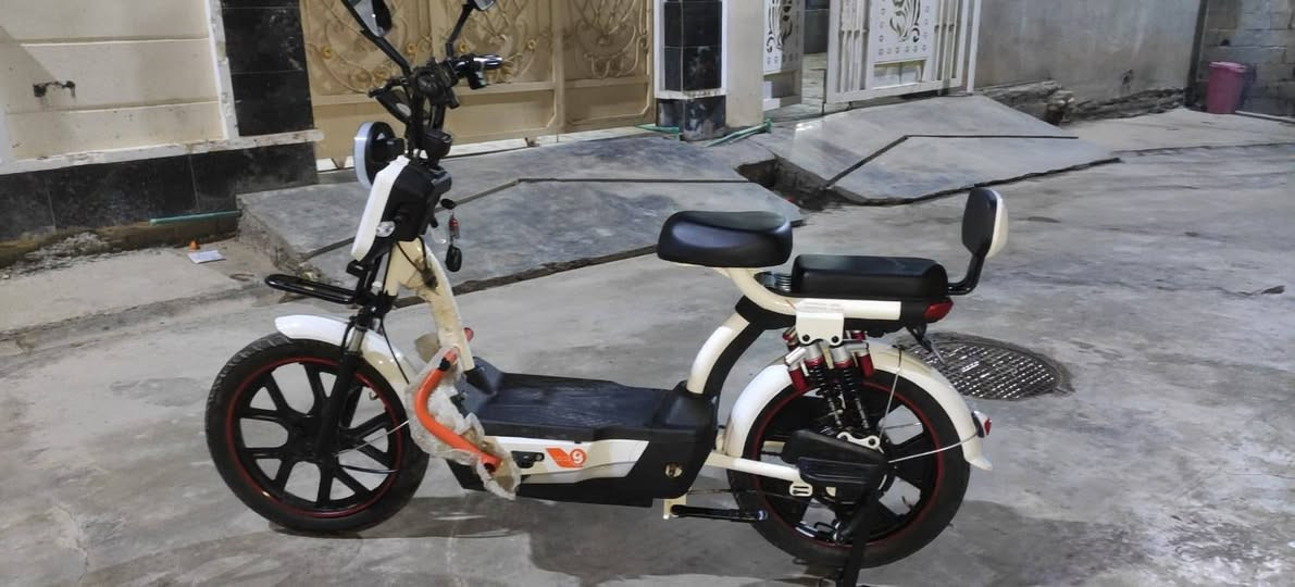 دراجه شحن للبيع موديل 2025
مابيها اي نقص كلها مكفوله بصمه تشغيل وكارت + شاشه
مكاني ديالى جلولاء 
للاستفسار ***********
