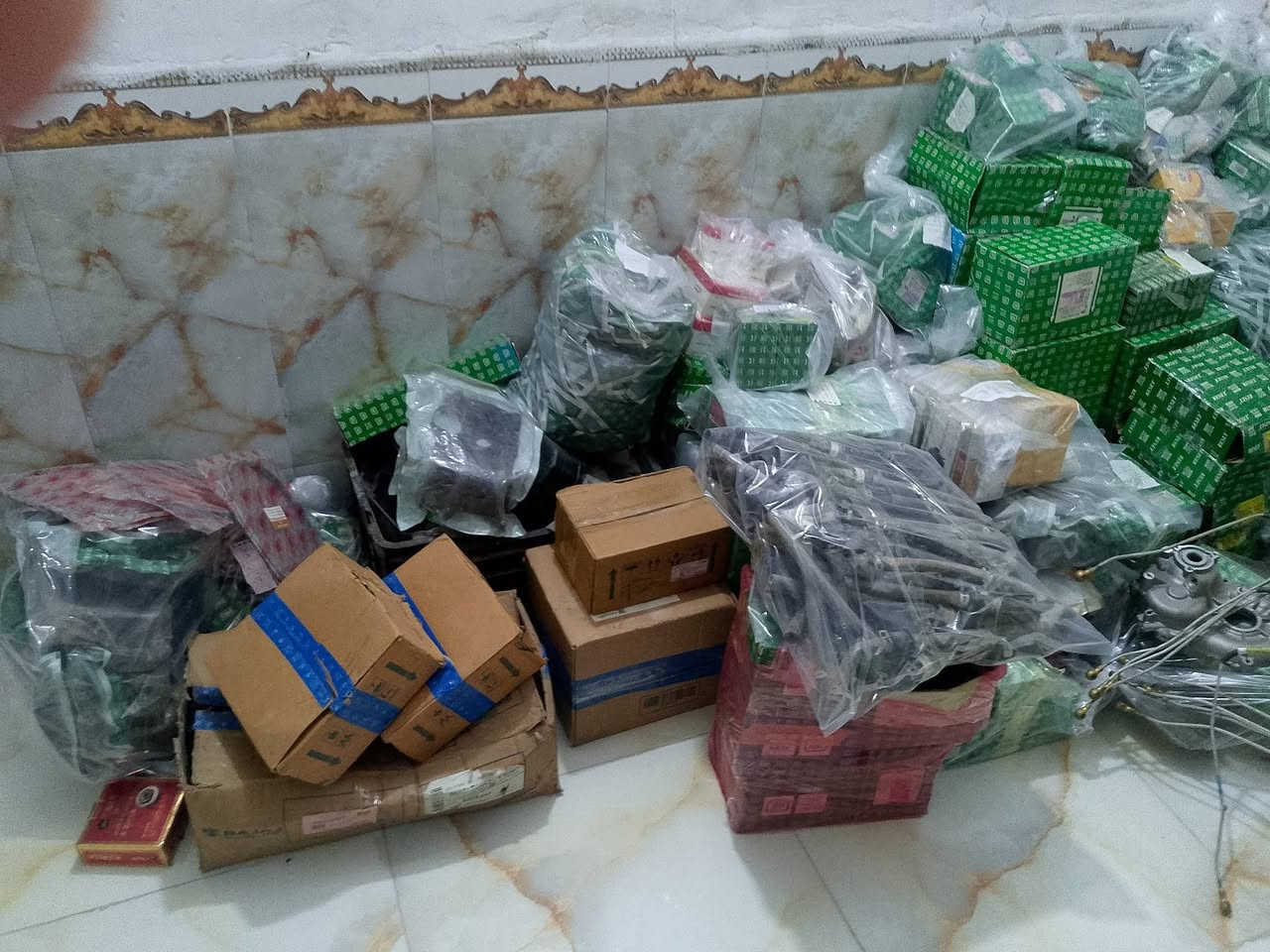 الى اصحاب المحلات 
تصفيه محل ادوات تكتك ودراجات شركه ليبل وردي
اتصال واتساب فقط
‏‪***********‬‏
اسعار جوه الجمله
