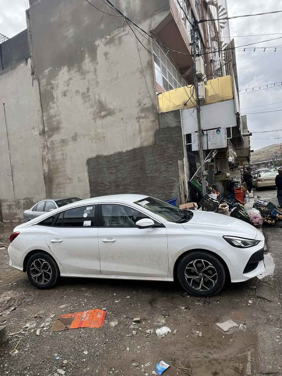 ئێمجی گێڕ عادی 
2025 
10 هەزار ڕۆشتوە 
بۆیاخ و سارد و شوختی نیە 
سعر 102 گەڵا 
***********
