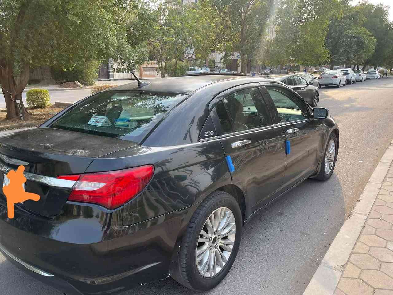 سيارة C200 ضخامة و هيبة و قوة رقم بغداد
مكفولة و تبريد و مداور بأي وقت تريد للبيع السعر 94 ورقة 
رقم الموبايل للاستفسار ***********
