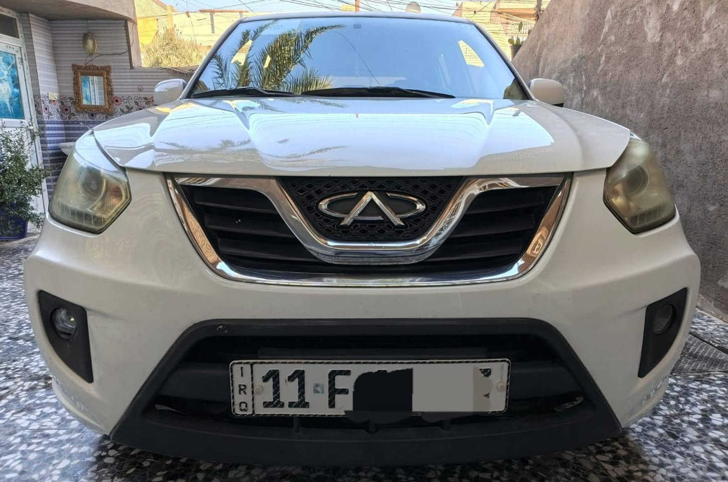 السلام عليكم للبيع شيري تيكو موديل 2014 سيارة جديدة مكفوله لاضربه ولاصبغ ولاتبديل  مكينه كير ميكانيكي المرغوب محرك2000 سيارة بأسمي رقم بغداد انكليزي تحويل مباشر سياره تخم تاير جديد صدر امامي وخلفي جديد كهربائيات كلها تشتغل السعر 78 وبيها مجال الرقم *********** العنوان بغداد الشراي يتصل
