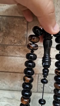 مسباح يسر طبيعي • تعريقات ذهبية • مقاس 15مل 33حبه