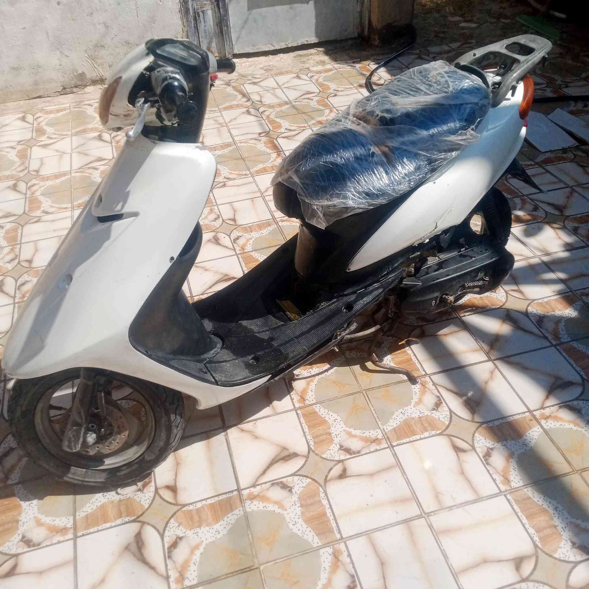 للاتصال والاستفسار:
*********** 
سلام عليكم دراجه 60عصفوريه مكينه خير من الله عوزهه بس كلوبات السعر 130وبيهه مجال
