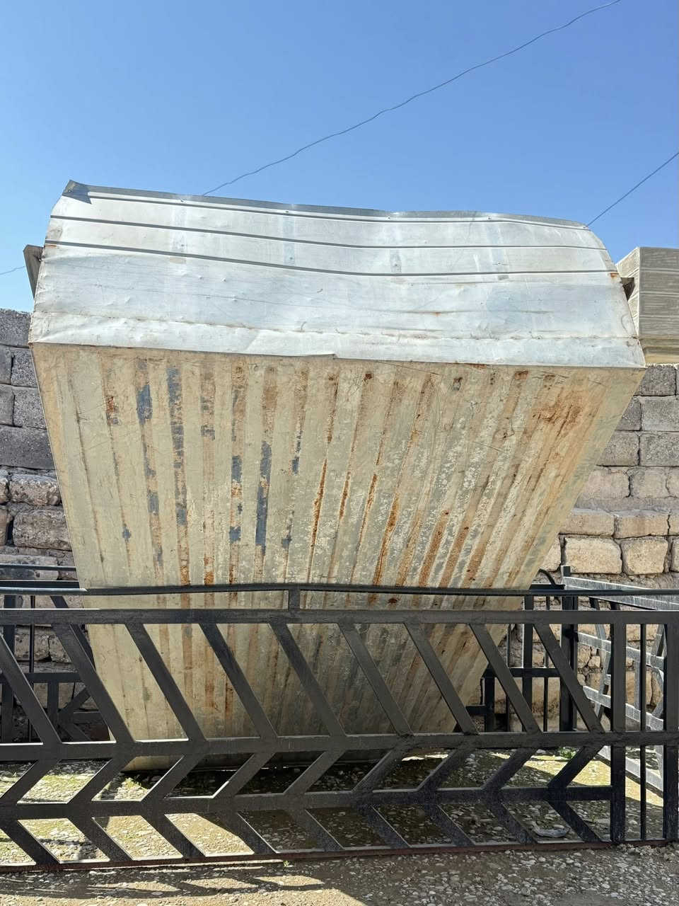 السلام عليكم قلاف بودي كيه للبيع نضافه فول كدام العين سعر 100وبي مجال مكاني موصل حي الاقتصادين للاستفسار ***********
