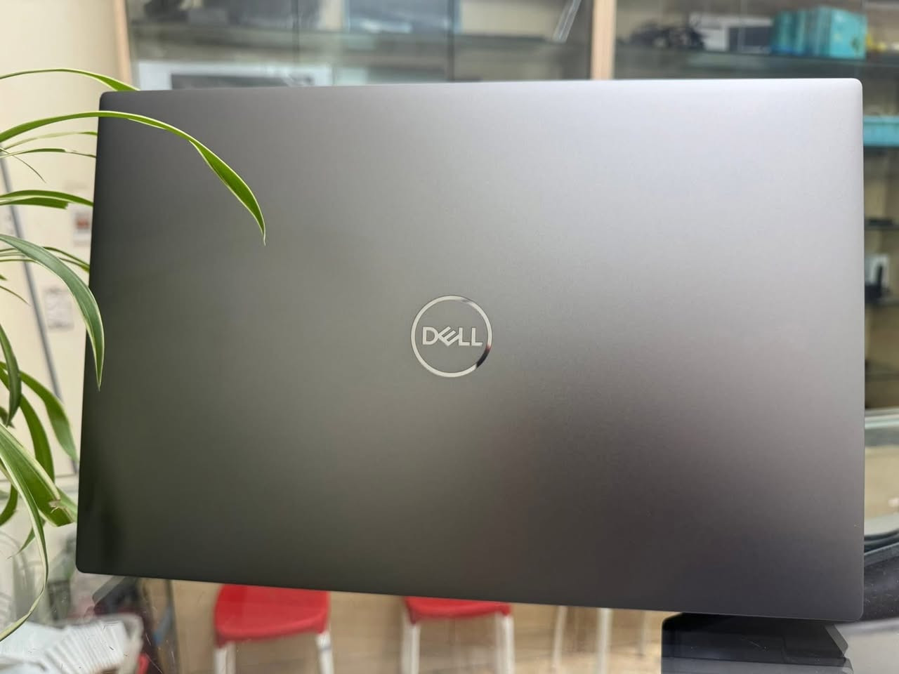 ® لابتوب DELL Precision 5550 - قوة
وأناقة في جهاز واحد!

المعالج: Intel Core i7-10850H بسرعة تصل

إلى 2.7 ghz
الرام: 32GB DDR4 - أداء سلس مع تعدد

المهام

التخزين: 1TB M.2 SSD- سرعة استجابة عالية

Nvidia Quadro T1000 :كرت الشاشة الخارجي

بحجم 4g

حجم الشاشة: 15.6انج لمس دقة العرض 4k

تجربة مشاهدة فائقة الوضوح

السعر 750

للاستفسار واتساب : ***********

