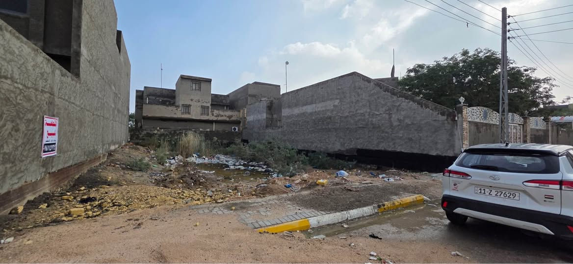 قطعة ارض للبيع 
حي النفط -شارع البانزين خانه ثاني فرع على اليسار 
المساحة 450 متر
رقمها 21/20 مقاطعه ٥ ام التلول 
مقابلها ساحه فارغه
بأسمنا حره غير مطلوبه وجاهزه للتحويل
للتفاصيل والاستفسار ***********
*********** السماوا, المثنى
