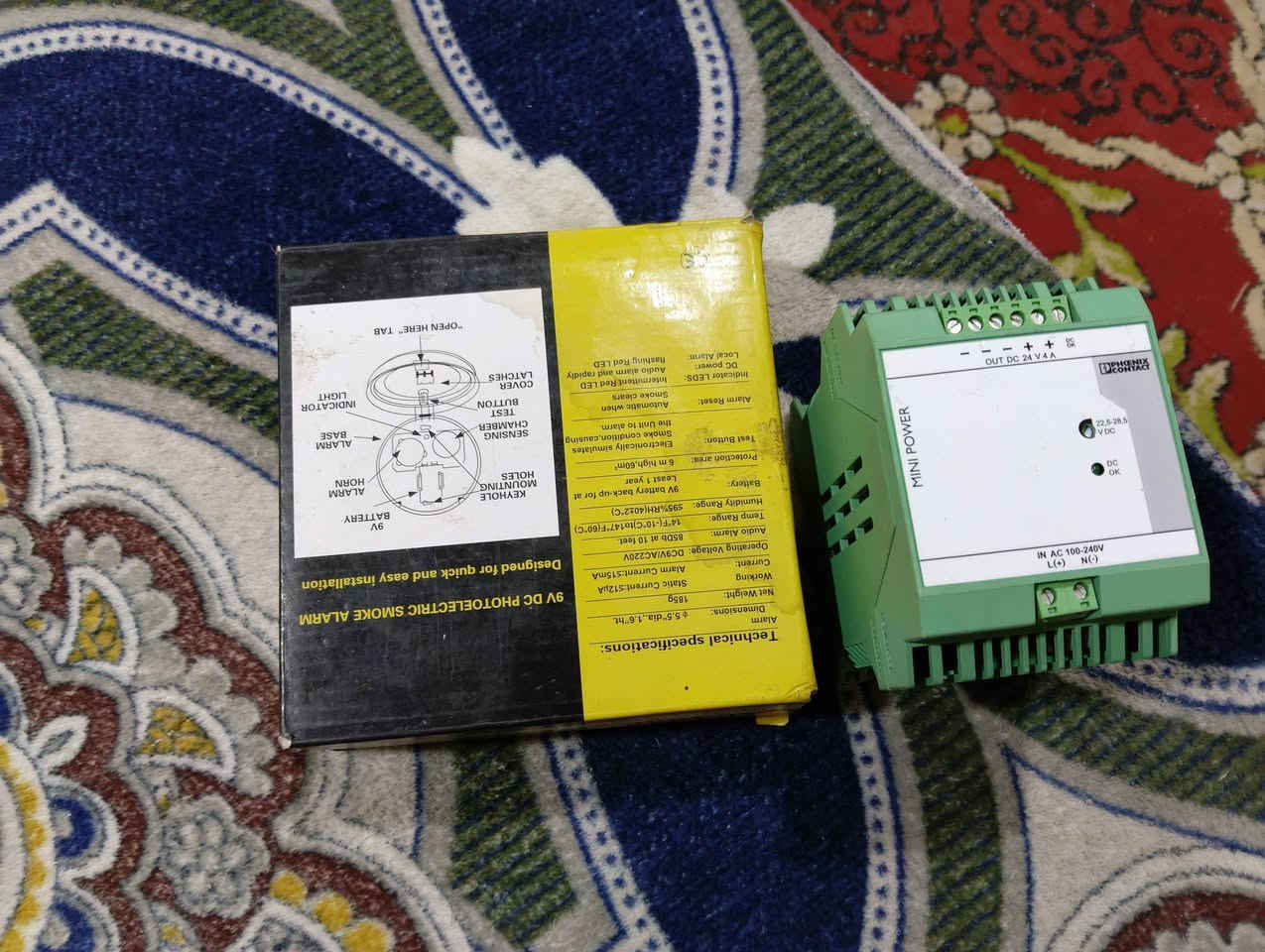 سلام عليكم عندي هاي الجوزه وجهاز انذار مال حريق اليفيدنه يتصل وبل خدمه ***********
