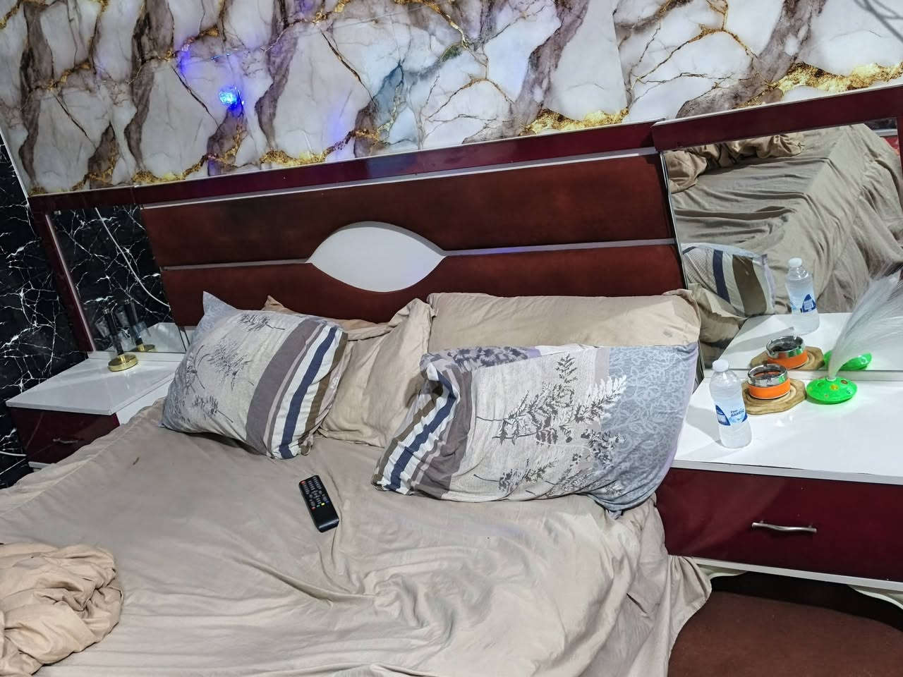 الغرفه سعرها ٣٥٠
البلازما حجم62سعرها400
ميزبلازمه 50
ثلاجه 110وبيهن مجال العنوان الدوره الميكانيك 
***********واتساب
