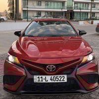 � للبيع تويوتا كامري 2023 أمريكي  اربعة سلندر  2500 بجم كبس صور حادث د...