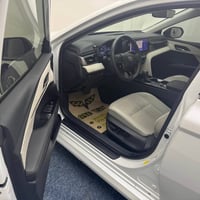 كامري XLE • هايبرد • ١٠٠٠٠كم