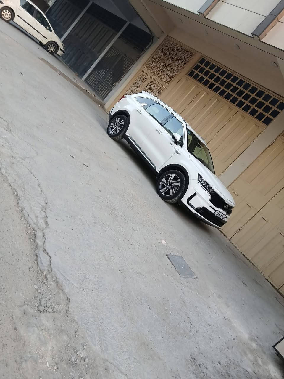 للبيع 

كيا سورنتو موديل ٢٠٢١ خليجي 

رقم بغداد جديد 

ماشية 60

ستة سلندر 

نص فول 

بصمة

كشنات كهرباء

صندوك كهرباء

مري شفط 

حساسات 

تشغيل عن بعد 

شاحن واير ليس 

قمارة حديد 

كير عصا 

كامرة خلفية

كشنات جلد 

السعر ٢٦٠ قفلهه 🔐 
ملاحظه/// بيهه بارد قليل وحالوب قليل 
مكان السيارة بغداد

***********
