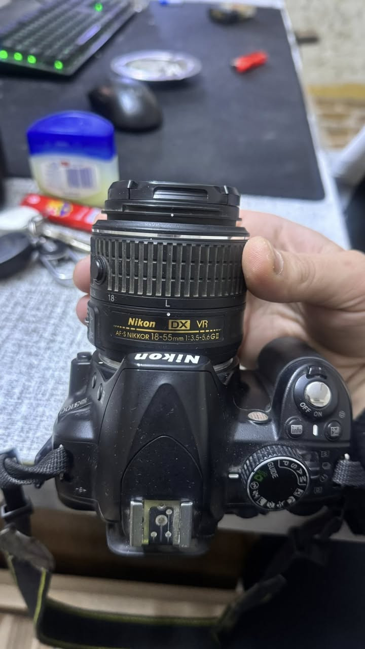 Nikon d3100
كامرة نيكون للبيع نظيفة كل عيب مابيه تحي تفحصها وتچيكها وياها عدسة الاصلية بلادية وياها بطارية وياها ميموري(رام) ١٦ گيگا اصلي وياها جنطة والحزام كامل مكاني كركوك توصيل ماعندي 
سعرها ٢٢٠ الف وبيها مجال بسيط


**إذا كنت صاحب هذا الإعلان وتريد حذفه لأي سبب، رجاءا أرسل رسالة إلى الدعم الفني**