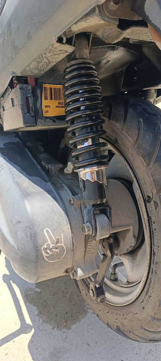 السلام عليكم
شباب الماطور معروض للبيع 🏍️🏍️🏍️
 نوع الدراجة ياماها بزون بردا ياباني
الدراجة شلعة ومعدل 60
دراجة ناعسة ورزنة 
 الوايرمنيه كلها شغاله 
 المحرك والقبغ هندر شرط 
 ماتصرف عليه ربع غير ال ((دهن))وال ((بانزين))
 السعر 300 وبي مجال 
 🔴 شاص ملحوم

مكاني موصل الايمن

الشراي يتصل 
***********
